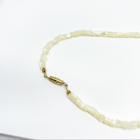 Vintage Carved Genuine Shell Tulip Beaded Necklace - Picture 5 of 6